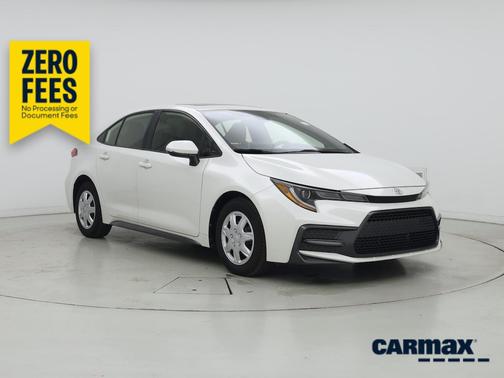 White 2021 Toyota Corolla SE