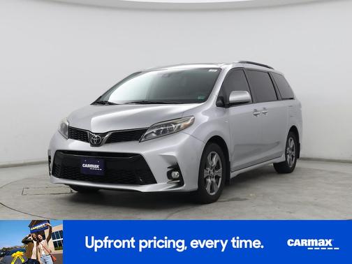2019 Toyota Sienna SE