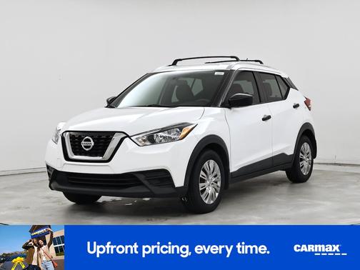 White 2019 Nissan Kicks SV