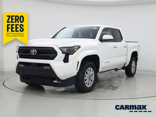 White 2024 Toyota Tacoma SR5