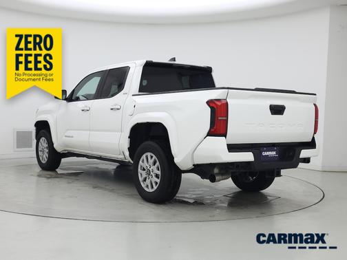 White 2024 Toyota Tacoma SR5