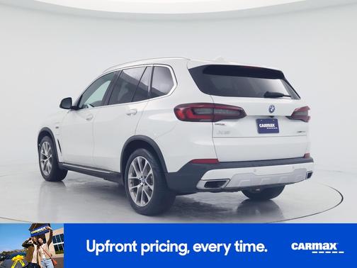 White 2022 BMW X5 PHEV XDrive45e