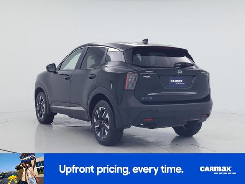 Black 2025 Nissan Kicks SV