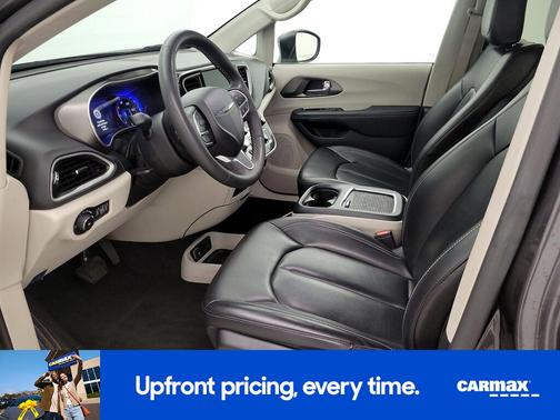 Gray 2023 Chrysler Pacifica Touring L