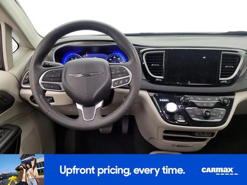 Gray 2023 Chrysler Pacifica Touring L