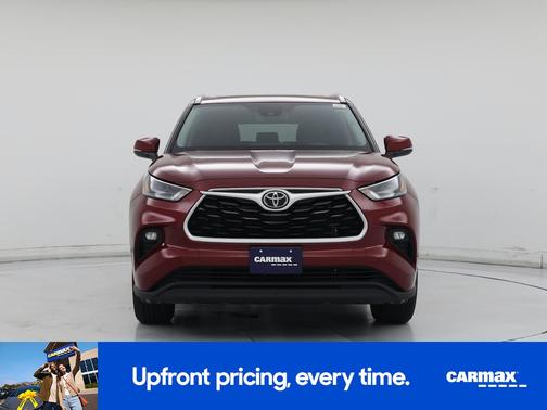 Red 2022 Toyota Highlander XLE