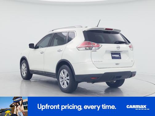 White 2016 Nissan Rogue SV