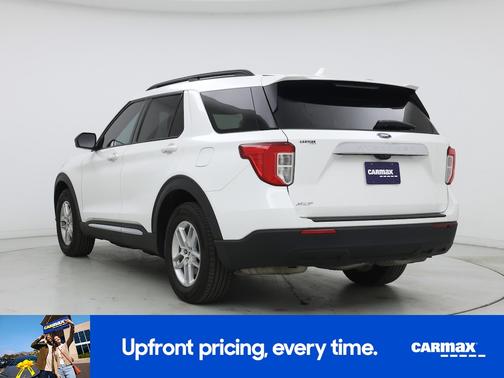 White 2023 Ford Explorer XLT