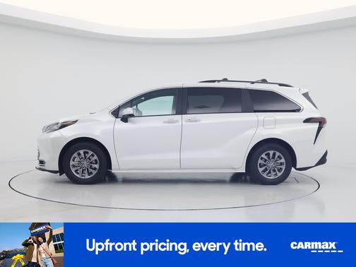 2023 Toyota Sienna XLE