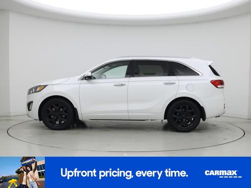 White 2016 Kia Sorento SX