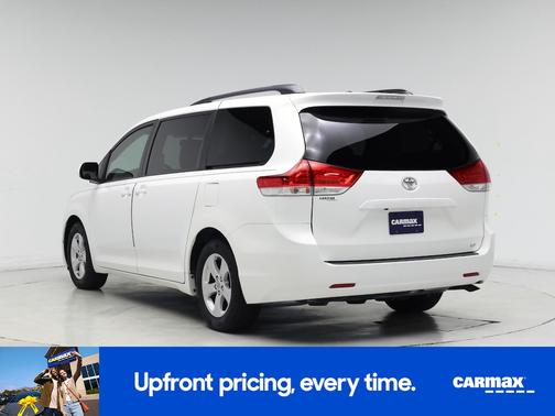 White 2014 Toyota Sienna LE