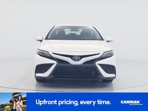 White 2023 Toyota Camry SE