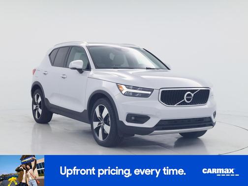 Gray 2021 Volvo XC40 T5 Momentum