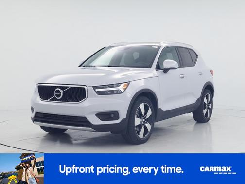 Gray 2021 Volvo XC40 T5 Momentum
