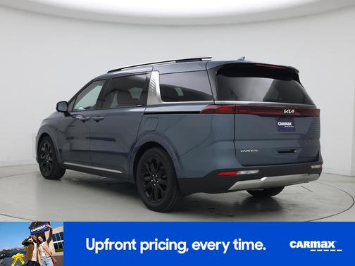 2023 Kia Carnival SX