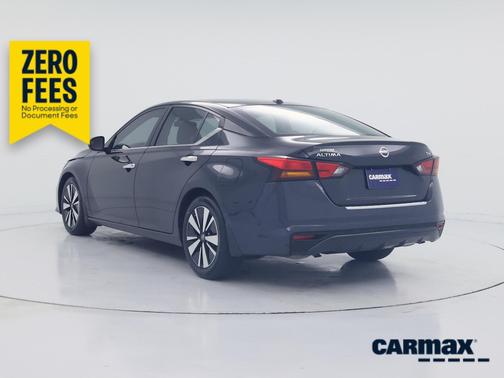 Black 2022 Nissan Altima SV