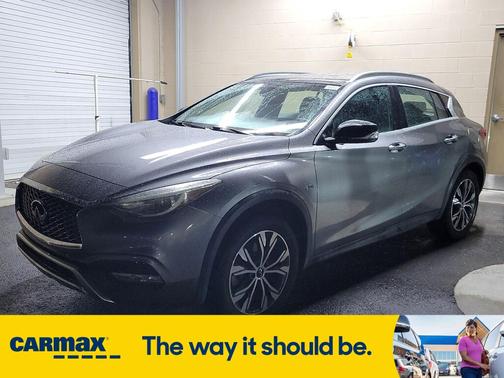 2017 INFINITI QX30 Premium