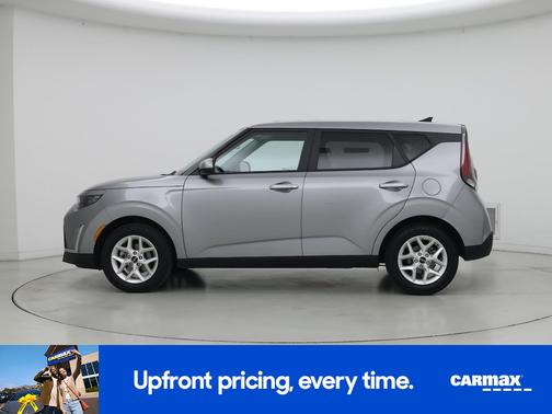 Gray 2025 Kia Soul LX