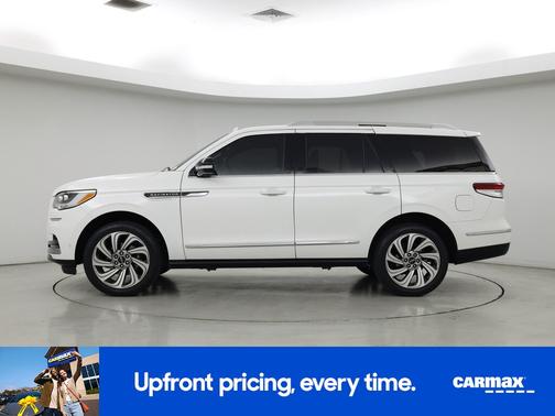 White 2022 Lincoln Navigator Reserve