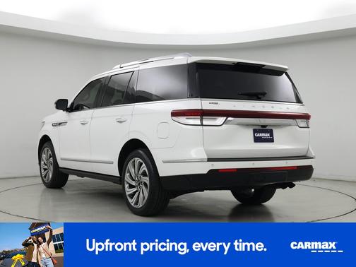 White 2022 Lincoln Navigator Reserve