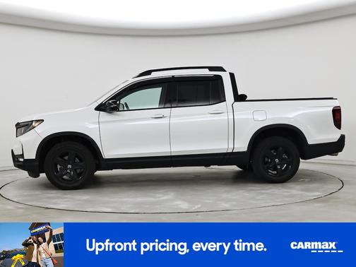 White 2023 Honda Ridgeline Black Edition