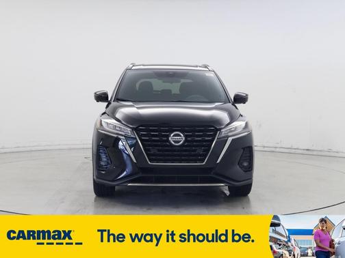2021 Nissan Kicks SR