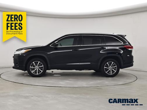 Black 2017 Toyota Highlander XLE