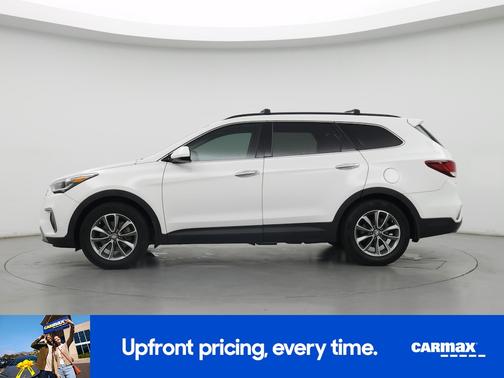 White 2017 Hyundai SANTA FE SE