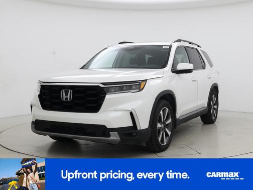 White 2023 Honda Pilot Elite