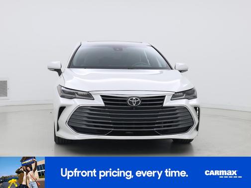 Pearl 2022 Toyota Avalon Limited