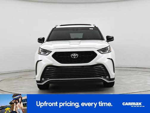 White 2021 Toyota Highlander XSE
