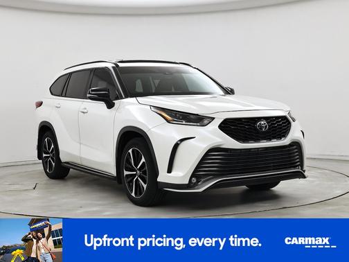 White 2021 Toyota Highlander XSE
