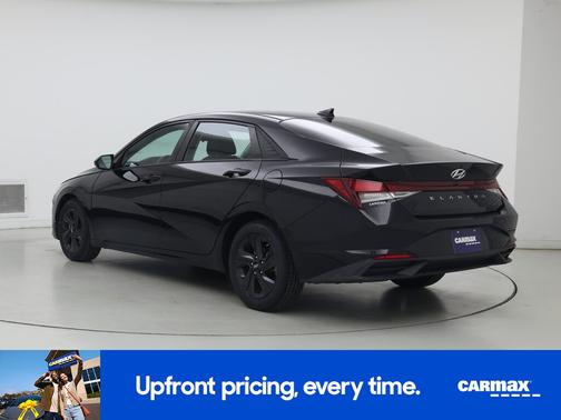 Black 2022 Hyundai ELANTRA SEL