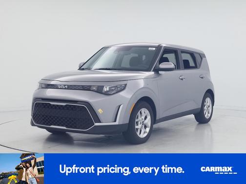 Gray 2024 Kia Soul S