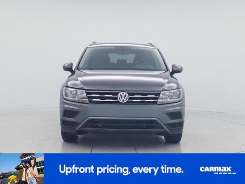 Gray 2018 Volkswagen Tiguan SE