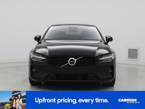 Black 2024 Volvo S60 B5 Plus Dark Theme