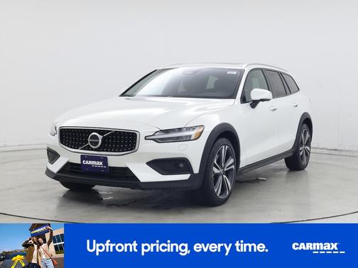 2025 Volvo V60 Cross Country B5 Plus