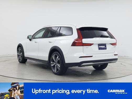 2025 Volvo V60 Cross Country B5 Plus