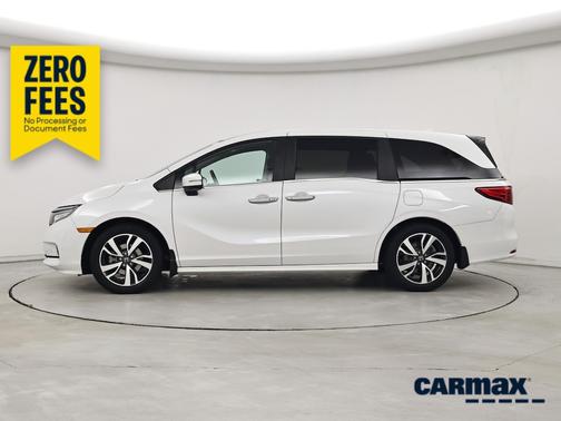 White 2023 Honda Odyssey Touring