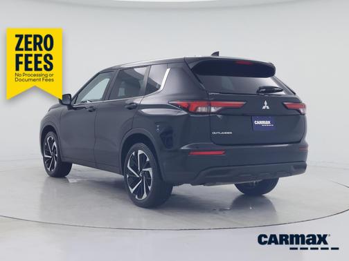 Black 2022 Mitsubishi Outlander ES