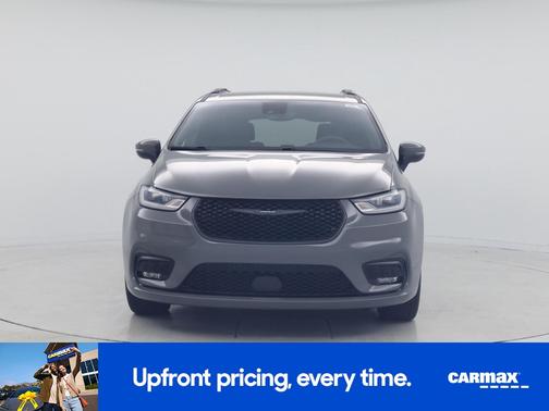 Gray 2023 Chrysler Pacifica Touring L