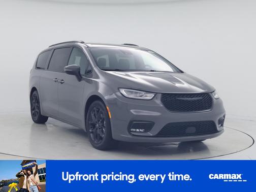 Gray 2023 Chrysler Pacifica Touring L