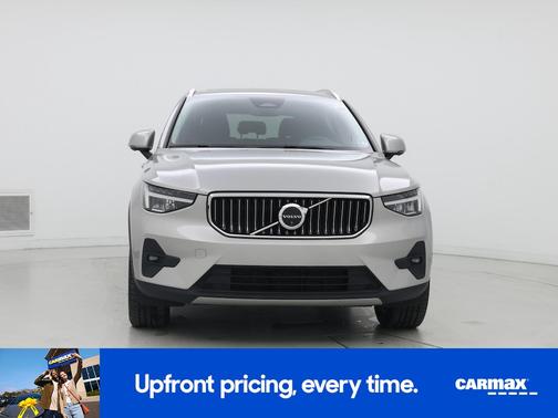 2025 Volvo XC40 B5 Plus Bright Theme