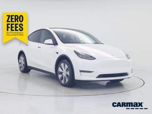 White 2023 Tesla Model Y Long Range