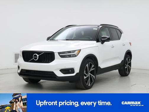 2022 Volvo XC40 T5 R-Design