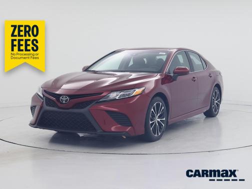 Red 2018 Toyota Camry SE