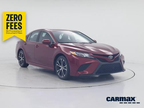 Red 2018 Toyota Camry SE