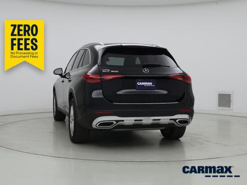 Black 2023 Mercedes-Benz GLC 300