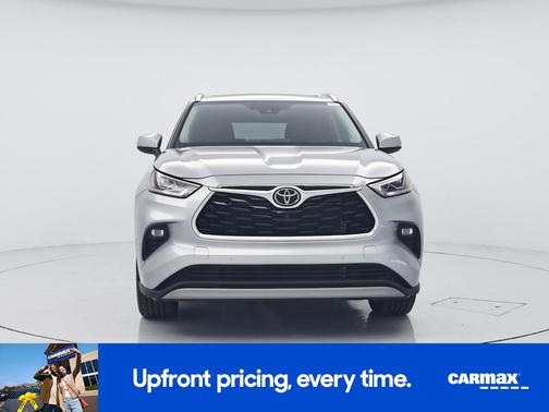 Silver 2022 Toyota Highlander Platinum