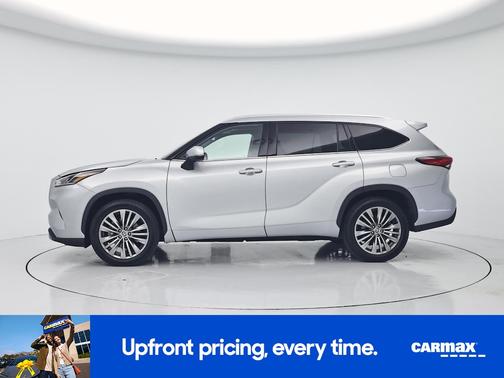Silver 2022 Toyota Highlander Platinum